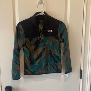 Youth North Face pull over fleece